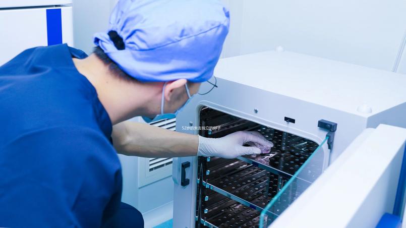 52歲的失去獨立的卵子可以分開生孩子嗎?你應該再生看醫(yī)生嗎?